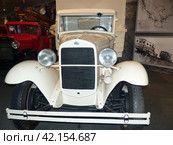 Трехосный автомобиль ГАЗ-ААА (вып. 1935-1943). Опытные образцы прошли успешное испытание автопробегом "Москва-Кара-Кум-Москва" в 1933 году. Музей автомобильной техники. Верхняя Пышма, Россия (2020 год). Редакционное фото, фотограф Сергей Елизарьев / Фотобанк Лори