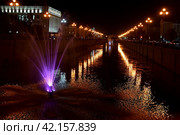 Город Казань. Ночное освещение канала Бурлак. Улица Лево-Бурлачная (2023 год). Стоковое фото, фотограф Александр Тараканов / Фотобанк Лори