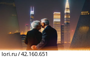 Adult happy couple enjoying the view of the evening metropolis. Стоковое AI-видео, аниматор Юрий Поздников / Фотобанк Лори