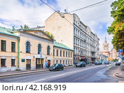 Старинные здания и особняки, усадьба Шереметевых, улица Поварская, Москва (2023 год). Редакционное фото, фотограф Baturina Yuliya / Фотобанк Лори