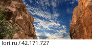 Mountains of Petra, Jordan, Middle East. Petra has been a UNESCO World Heritage Site since 1985 (2016 год). Стоковое фото, фотограф Владимир Журавлев / Фотобанк Лори