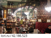 Магазин Купцов Елисеевых Санкт-Петербург (2023 год). Редакционное фото, фотограф Дмитрий Неумоин / Фотобанк Лори