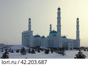 Казахстан. Карагандинская областная центральная мечеть им. Анет баба зимой (2018 год). Стоковое фото, фотограф Ерохин Дмитрий Викторович / Фотобанк Лори