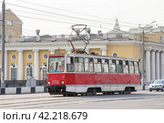 Tram model 71-605 (2012 год). Редакционное фото, фотограф Art Konovalov / Фотобанк Лори