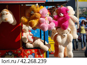 Беспроигрышные аттракционы "Аркадные игры". ВДНХ. Город Москва (2011 год). Редакционное фото, фотограф lana1501 / Фотобанк Лори