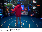 Мультимедийное пространство популярной социальной сети Вконтакте (VK) с презентацией основных сервисов в павильоне компании на Международной выставка-форуме "Россия" на территории выставочного комплекса ВДНХ в городе Москве, Россия (2024 год). Редакционное фото, фотограф Николай Винокуров / Фотобанк Лори