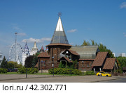 Ресторан в древнерусском стиле "Трое из Ларца" в Измайлово, Москва (2023 год). Редакционное фото, фотограф Natalia Sidorova / Фотобанк Лори