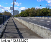 Мытищинский путепровод. Открытое шоссе. Район Богородское. Город Москва (2012 год). Стоковое фото, фотограф lana1501 / Фотобанк Лори