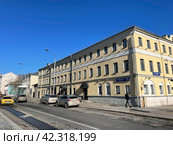 Москва, Коптельский 1-й переулок, 2/7 строение 1, Большая Сухаревская площадь, 7. Жилой дом, начало XVIII в. Редакционное фото, фотограф Овчинникова Ирина / Фотобанк Лори