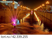 Город Казань. Ночное освещение канала Бурлак. Улица Лево-Бурлачная (2023 год). Стоковое фото, фотограф Александр Тараканов / Фотобанк Лори