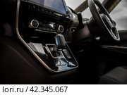 KRASNOYARSK, RUSSIA - July 17, 2023: Black Nissan Serena. Редакционное фото, фотограф Плотников Дмитрий / Фотобанк Лори