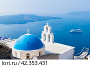 Вид на Город Тира и Эгейское море (остров Санторини, Греция) (2019 год). Стоковое фото, фотограф Господин Никто / Фотобанк Лори