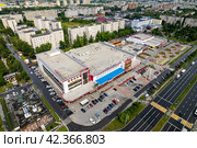 Вид с высоты на ТЦ Шупашкар в Чебоксарах (аэросъемка 2022 года) Редакционное фото, фотограф Владислав Самошкин / Фотобанк Лори