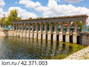 Taskopru over Beysehir-Sogla-Apa Canal in Beysehir. Стоковое фото, фотограф Яков Филимонов / Фотобанк Лори