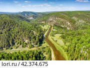 Южный Урал летом, река Зилим в урочище Культамак. Вид с воздуха. The Southern Urals in summer, the Zilim River in the Kultamak natural boundary. Aerial view. Стоковое фото, фотограф Евгений Романов / Фотобанк Лори