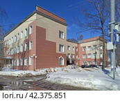 ГБУЗ МО Балашихинская областная больница, поликлиника № 11 , ул. Юннатов, 2, г. Балашиха , мкр-н Кучино (2024 год). Редакционное фото, фотограф stargal / Фотобанк Лори