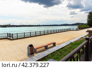 Picturesque embankment on the banks of the Tagil River (2023 год). Стоковое фото, фотограф Евгений Ткачёв / Фотобанк Лори