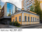 Архитектура современного города. Гагаринский переулок, 25. Москва (2023 год). Стоковое фото, фотограф Pukhov K / Фотобанк Лори