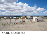 Старая заправка у алтайской деревни Ортолык (2022 год). Стоковое фото, фотограф Алексей Прокопьев / Фотобанк Лори