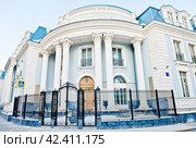 Кривоарбатский переулок, дом 4. Москва. Россия (2024 год). Редакционное фото, фотограф E. O. / Фотобанк Лори