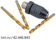 Патрон дрели и сверла на белом фоне. Cordless drill with twist bit closeup isolated on white. Стоковое фото, фотограф Татьяна Д / Фотобанк Лори