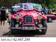 LINTHE, GERMANY - MAY 27, 2023: The kit car based on Citroen 2CV, replica Morgen Plus 4, 1978. Die Oldtimer Show 2023. Редакционное фото, фотограф Sergey Kohl / Фотобанк Лори