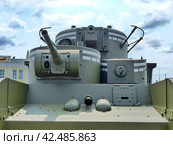 Тяжелый танк Т-35 обр. 1933 г. Представляет собой пятибашенную боевую машину с пулеметно-пушечным вооружением, расположенным в два яруса. Является единственным в мире пятибашенным танком, выпускавшимся серийно. Музей военной техники. Верхняя Пышма, Россия (2016 год) Редакционное фото, фотограф Сергей Елизарьев / Фотобанк Лори
