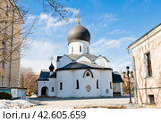 Покровский собор (Собор Покрова Пресвятой Богородицы). Марфо-Мариинская обитель милосердия. Весенний солнечный день. Москва (2024 год). Редакционное фото, фотограф E. O. / Фотобанк Лори