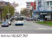 Троллейбус ЗиУ-682 КР Иваново №111, ул. Розы Люксембург, Екатеринбург (2017 год). Редакционное фото, фотограф Алексей Иванов / Фотобанк Лори