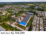 Вид с высоты на одно из предприятий в Демьяново (аэросъемка 2023 года) Стоковое фото, фотограф Владислав Самошкин / Фотобанк Лори
