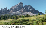Awesome sunny landscape in Dolomites Alps. Munt de Fornella, artistic picture. Beauty of mountains world. Nature Background. South Tyrol, Italy. Стоковое видео, видеограф Яков Филимонов / Фотобанк Лори