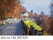 Губернаторская беседка, Волжская набережная, Золотое Кольцо, Ярославль (2021 год). Стоковое фото, фотограф Baturina Yuliya / Фотобанк Лори