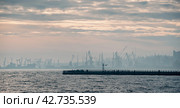 smoke after the explosion in the seaport war in Ukraine (2024 год). Стоковое фото, фотограф Артем Курутин / Фотобанк Лори