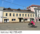 Москва, Добровольческая улица, дом 12, 1882 года постройки. Сербский ресторан "Джумбус" Редакционное фото, фотограф Овчинникова Ирина / Фотобанк Лори