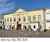 Москва, улица Александра Солженицына, дом 5. Городская усадьба купца А. П. Заборова, построена в конце XVIII — первой трети XIX веков. Редакционное фото, фотограф Овчинникова Ирина / Фотобанк Лори