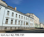 Москва, Александра Солженицына улица, дом 29/18. Флигель усадьбы Алексеевых, 18 век постройки, перестроена в 1907 году. Стоковое фото, фотограф Овчинникова Ирина / Фотобанк Лори