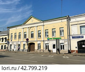 Москва, улица Александра Солженицына, дом 5. Городская усадьба купца А. П. Заборова, построена в конце XVIII — первой трети XIX веков. Редакционное фото, фотограф Овчинникова Ирина / Фотобанк Лори