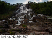 A beautiful view of the step waterfall waterfall in Norway (2010 год). Редакционное фото, фотограф Валерия Зарубицкая / Фотобанк Лори