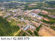 Вид с высоты на лесопромышленный комплекс в Лузе (аэросъемка 2023 года) Стоковое фото, фотограф Владислав Самошкин / Фотобанк Лори