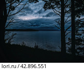 Гроза надвигается. Стоковое фото, фотограф Илья Старков / Фотобанк Лори