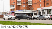 Автомобильная авария. Столкновение трех автомобилей. Липецк. (2024 год). Редакционное фото, фотограф Евгений Будюкин / Фотобанк Лори