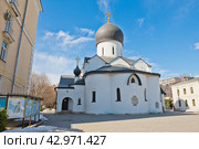 Покровский собор (Собор Покрова Пресвятой Богородицы). Марфо-Мариинская обитель милосердия. Солнечный день. Весна. Москва. Россия (2024 год). Редакционное фото, фотограф E. O. / Фотобанк Лори