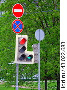 Traffic lights and prohibitory signs. Стоковое фото, фотограф Михаил Строгалев / Фотобанк Лори