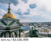 Вид с колоннады Исаакиевского собора. Санкт-Петербург (2023 год). Редакционное фото, фотограф Татьяна Т / Фотобанк Лори
