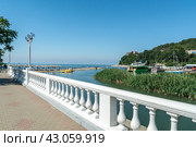 Exit from the waterfront to the beach in Arkhipo-Osipovka. Стоковое фото, фотограф Сергей Н / Фотобанк Лори