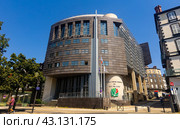 Departamental Council of Puy-de-Dome in Clermont-Ferrand (2022 год). Редакционное фото, фотограф Яков Филимонов / Фотобанк Лори
