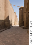 Old houses in Itchan Kala, the walled inner town of the city of Khiva (2022 год). Стоковое фото, фотограф Юлия Белоусова / Фотобанк Лори