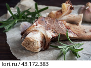 Beef bone and vegetable ingredients for cooking broth. Healthy food with collagen and amino acids. Copy space. Стоковое фото, фотограф Глущенко Елена / Фотобанк Лори