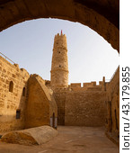 Ribat of Monastir, Islamic defensive structure, located in Monastir, Tunisia. Picturesque view from arch. Стоковое фото, фотограф Яков Филимонов / Фотобанк Лори
