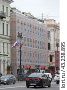 Фасады Невского проспекта на реставрации (2024 год). Редакционное фото, агентство "SPb vedomosti" / Фотобанк Лори